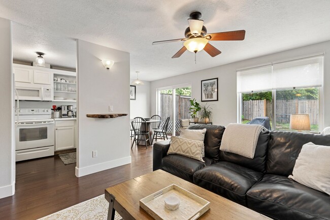 Building Photo - Lovely Row House in Kenton with Fenced Yar...