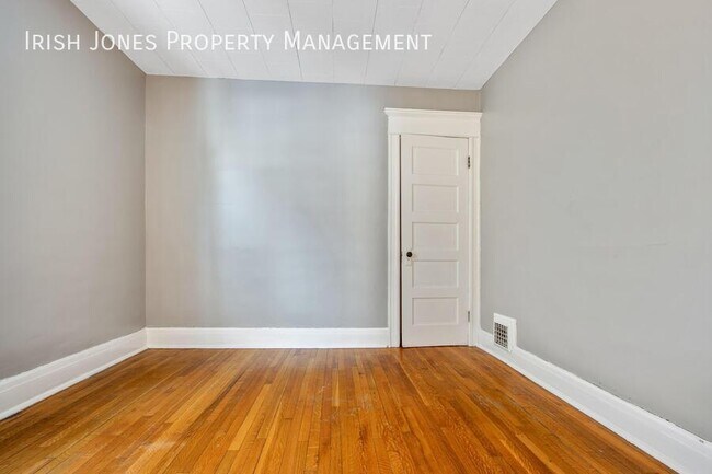 Building Photo - 324 West Ave