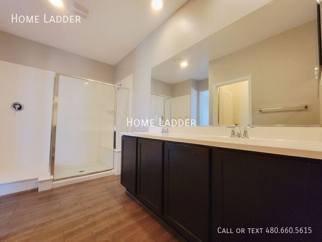 Building Photo - 13610 W Briles Rd