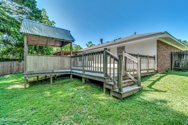 Building Photo - 348 Durham Ct