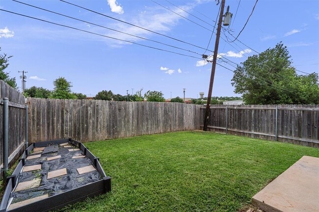 Building Photo - 315 Rawhide Loop