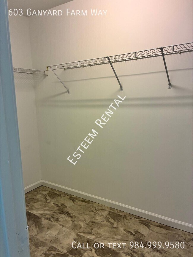 Building Photo - 603 Ganyard Farm Way