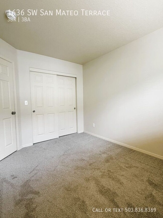 Building Photo - 1636 SW San Mateo Terrace