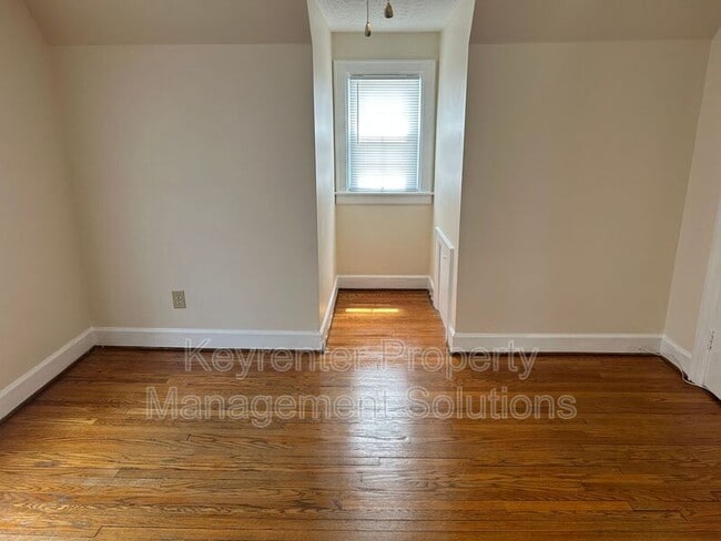 Building Photo - 129 Dupont Cir