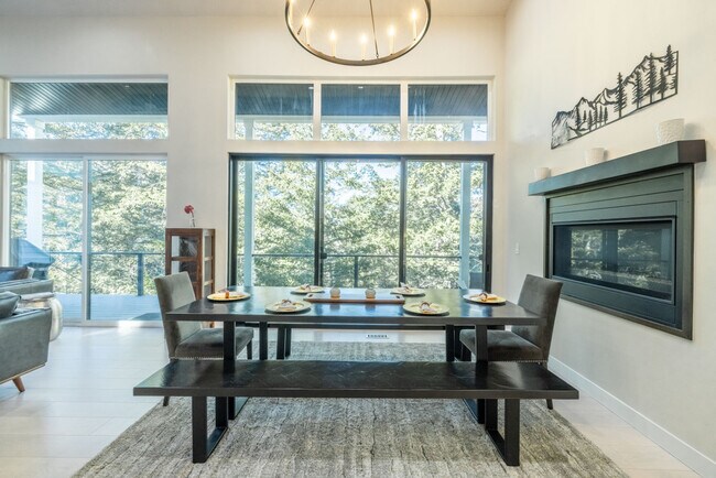 Building Photo - 255 Matterhorn Dr