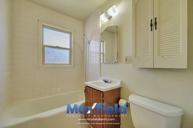 Building Photo - LEASE SPECIAL ! Sugarhouse Bungalow 2 BD 1 BA 1GA - 1500+ sq ft
