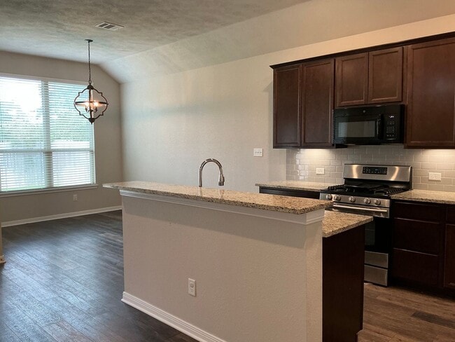 Building Photo - AVAILABLE NOW! 4-Bed 3-bath in Creek Meadows