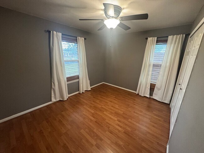 Building Photo - 4217 Redbud Ave