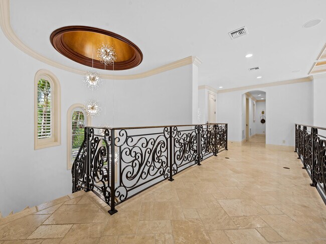 Building Photo - 639 Middle River Dr