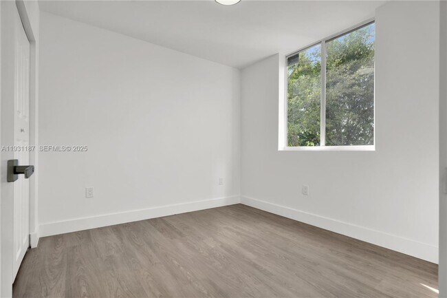 Building Photo - 1620 NW 18th St