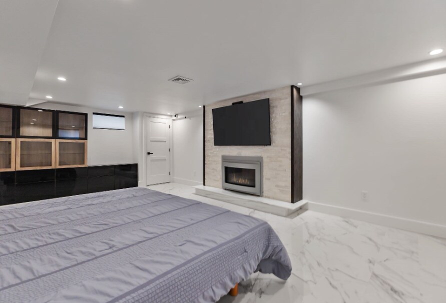 Building Photo - 4 Hadley Rd