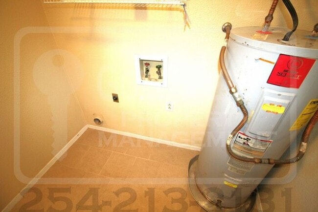 Building Photo - 2002 Sherman Dr