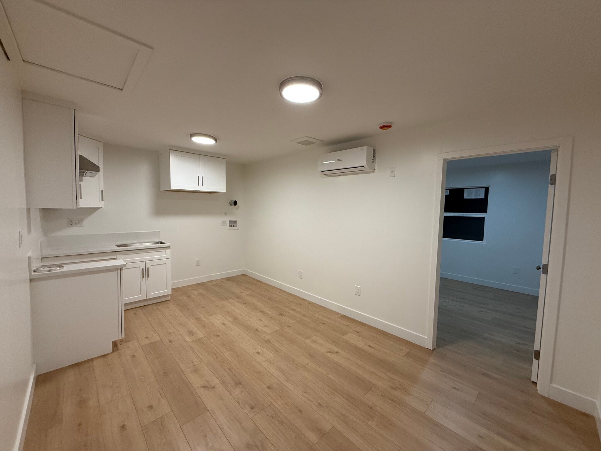 Building Photo - 8056 Darby Pl