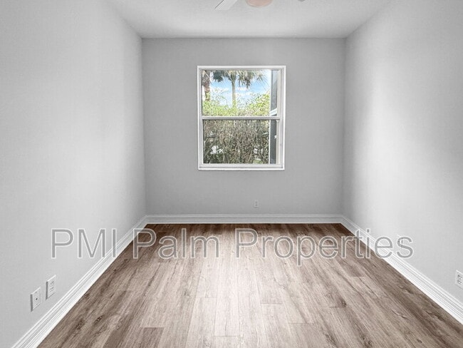 Building Photo - 10293 Allamanda Blvd