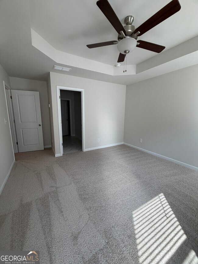 Building Photo - 6389 Sundowner Pl