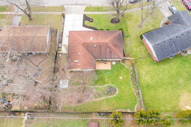 Building Photo - 6757 Summerdale Dr