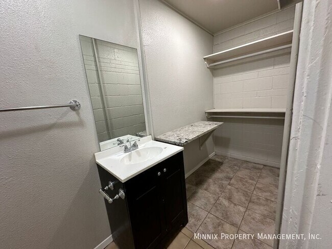 Building Photo - 1712 27th St