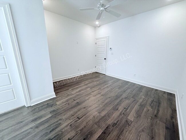 Building Photo - 4BR/4.5BA For Rent