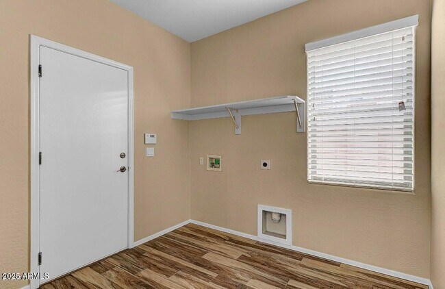 Building Photo - 9043 W Fullam St