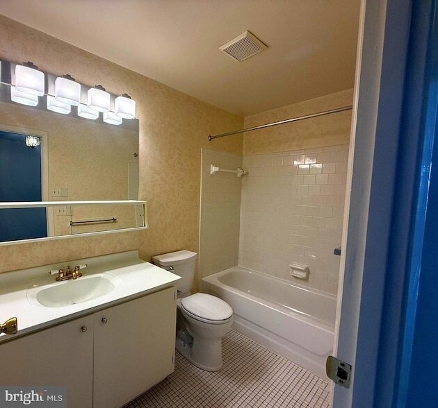 Building Photo - 1 Crotona Ct