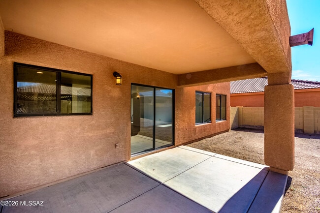 Building Photo - 4830 S VALLECANO Dr