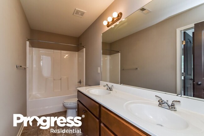Building Photo - 2097 Juniper Ives Ct SE