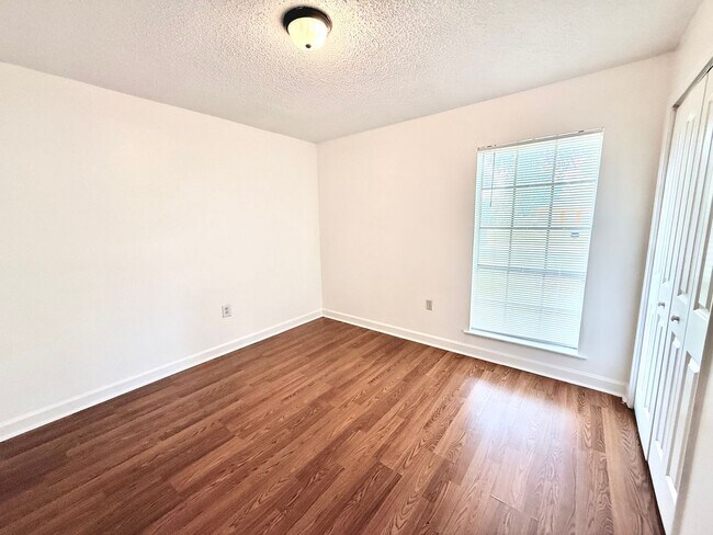 Building Photo - 16405 Patton Ave