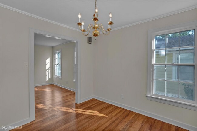 Building Photo - 3738 Greenway Pl