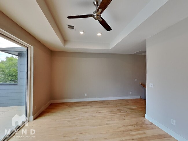 Building Photo - 2345 Vagas St