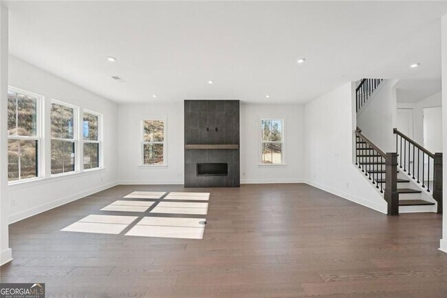 Building Photo - 2815 Medford Dr