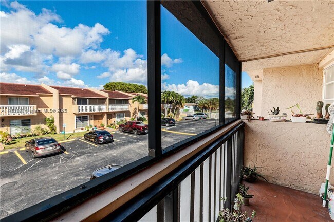 Building Photo - 17190 SW 94th Ave