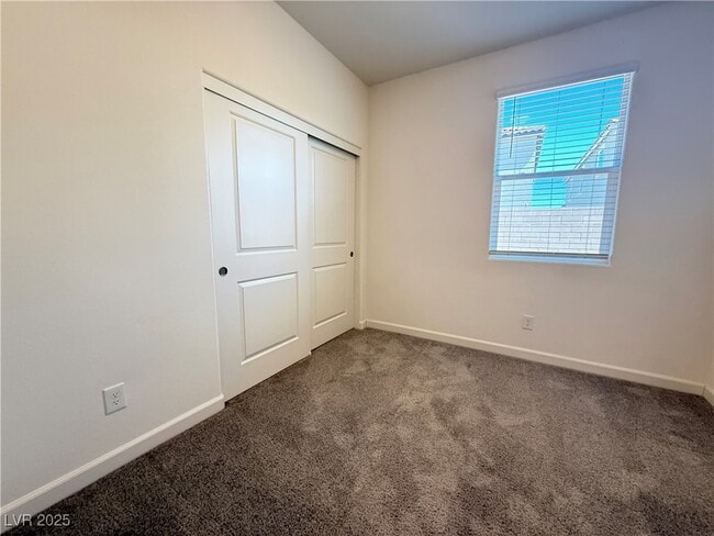 Building Photo - 8765 Crestwood Hls St