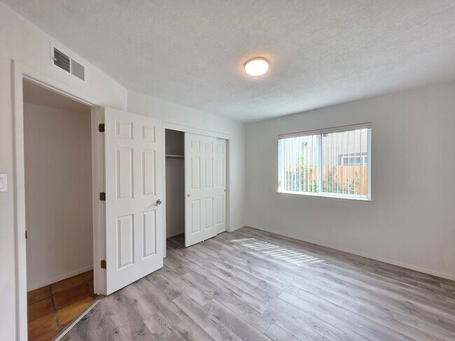 Building Photo - 1504 Escondida Ct