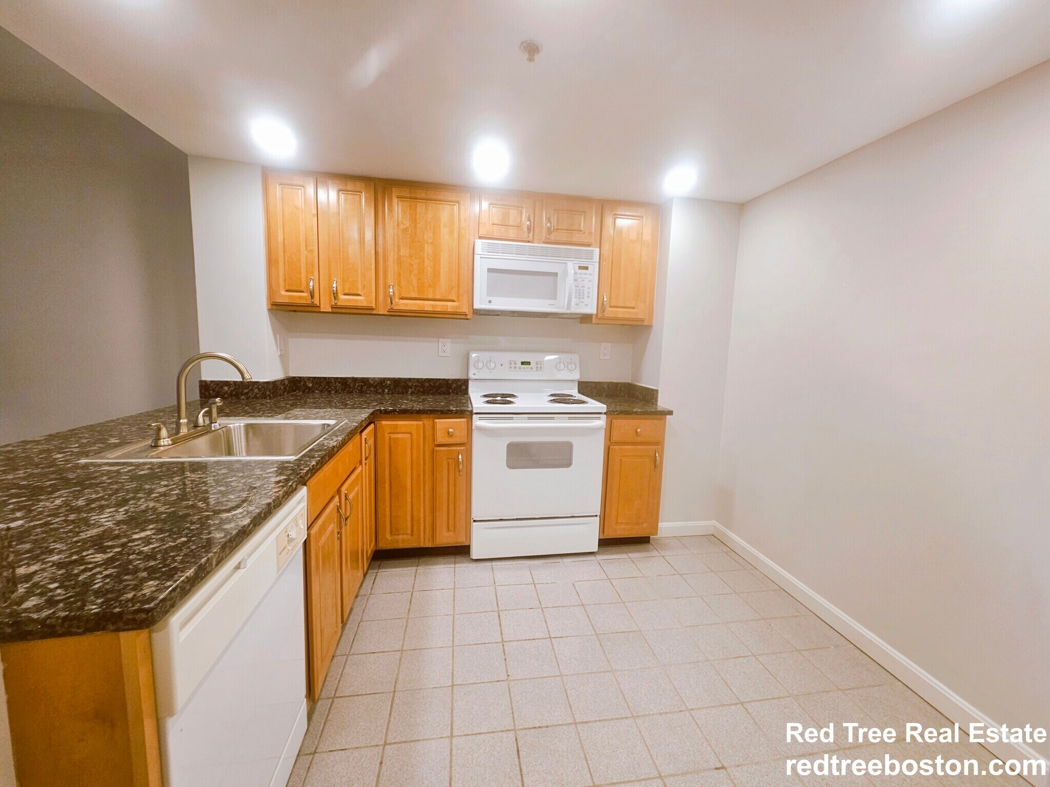 Building Photo - 24 Queensberry St