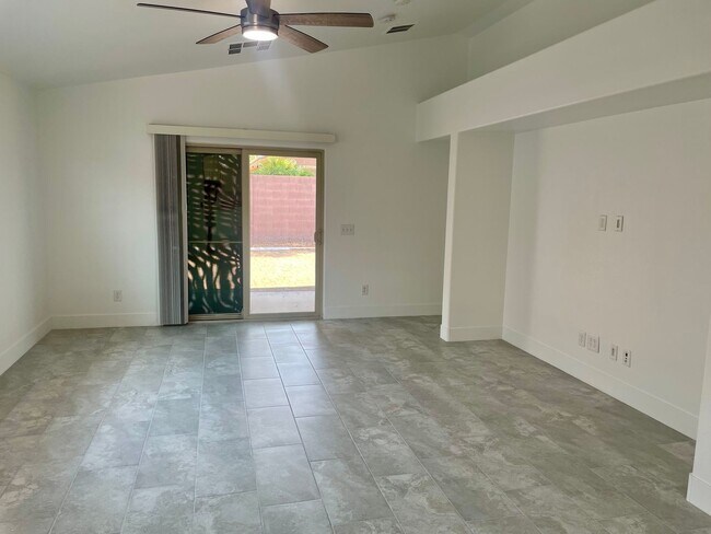 Building Photo - Fully Remodeled 3 bedroom Stallion Mountai...