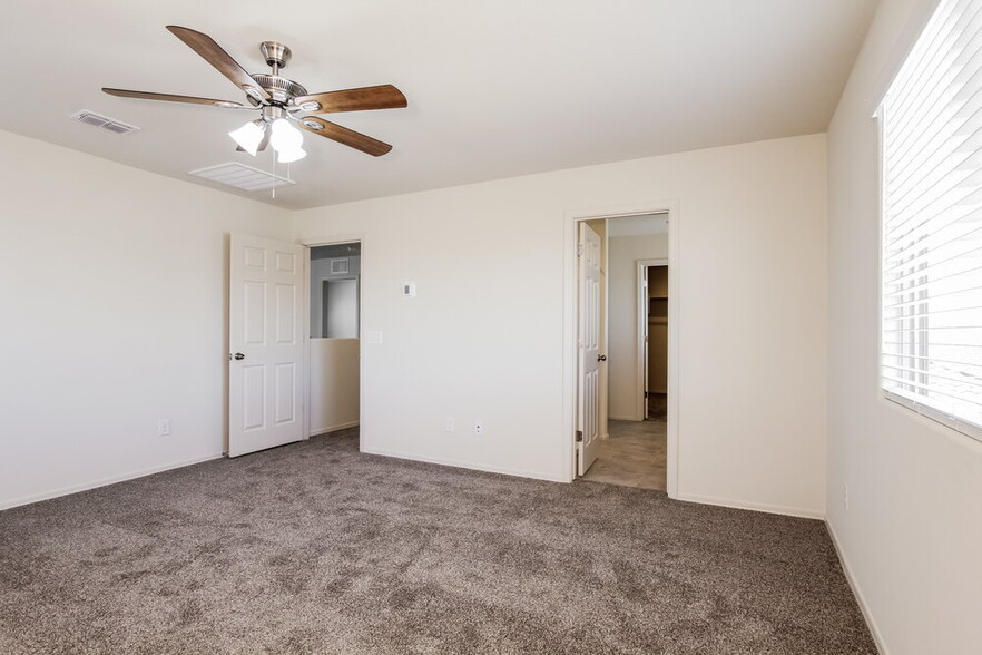 Building Photo - 24398 W Flores Dr