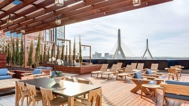 Building Photo - 100 Lovejoy Wharf