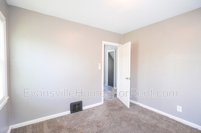 Building Photo - 1112 Bellemeade Ave