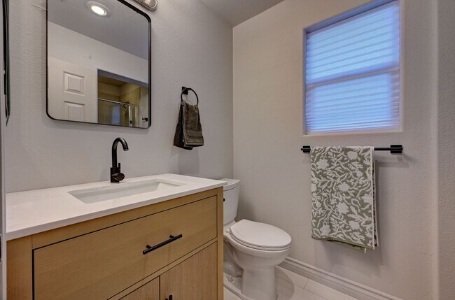 Building Photo - Spacious Summerlin Home Featuring Casita a...