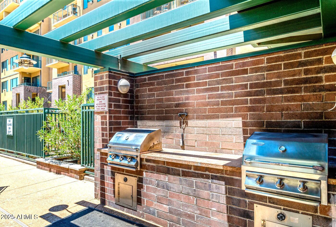 Outdoor BBQ - 16 W Encanto Blvd