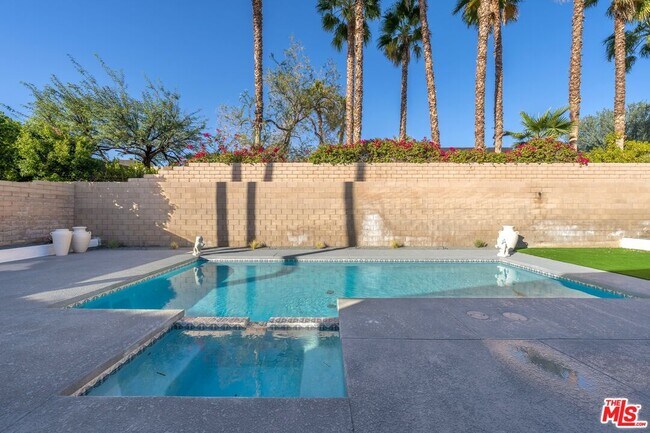 Building Photo - 70895 Ironwood Dr