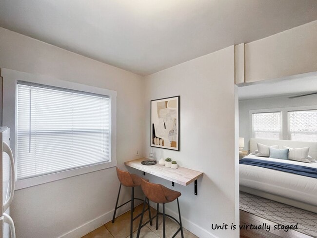 Building Photo - 210 Loma Ave