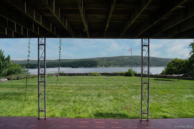 Building Photo - 14 Hemlock Hill
