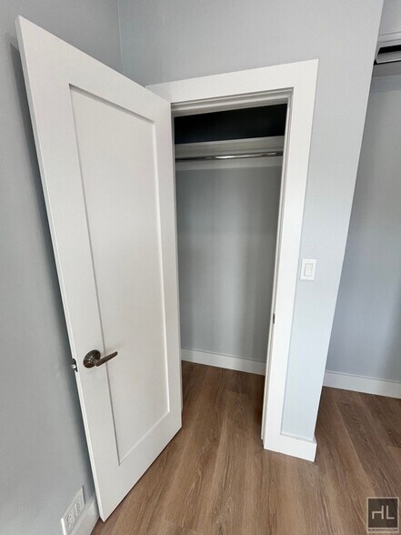 Building Photo - Monroe St, YONKERS