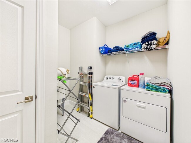 Building Photo - 19563 Utopia Ln