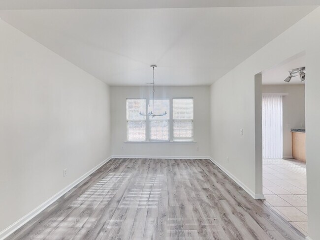 Building Photo - 8627 Challenger Dr