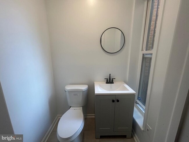 Building Photo - 1516 N Mount St