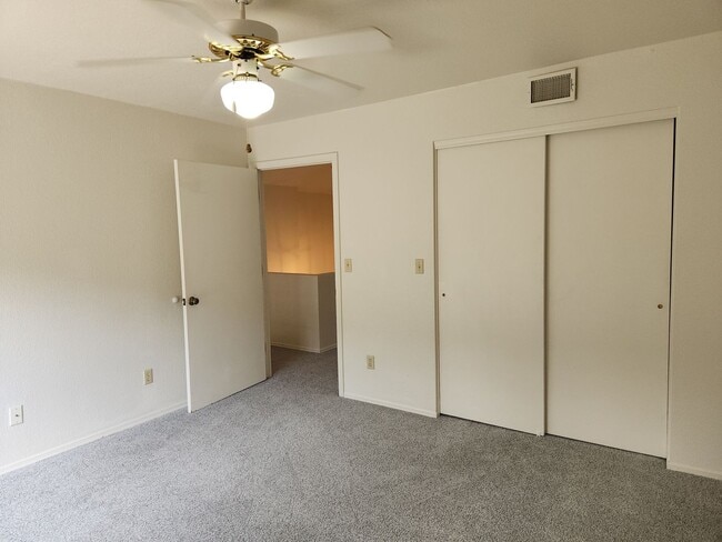 Building Photo - Three Bedroom at Green Valley Park