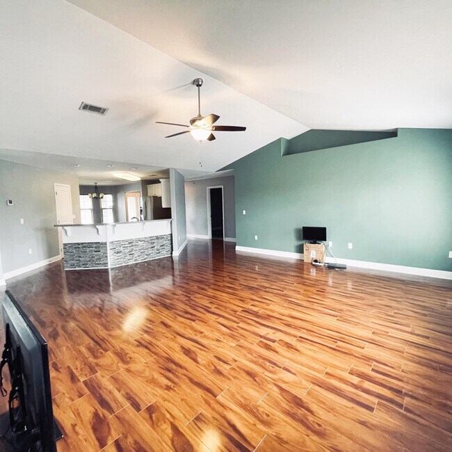 Building Photo - 2386 Barberee Dr