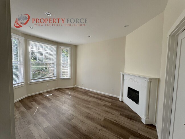 Building Photo - 666-668-668 S Van Ness Ave